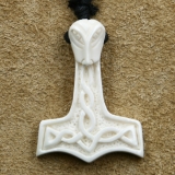 Kettenanhänger aus Knochen - Thor Hammer vom Wasserbüffel - Motiv 2 - weiß